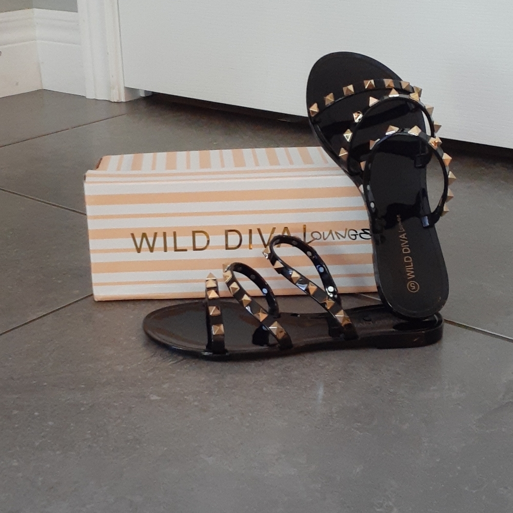 Sandles